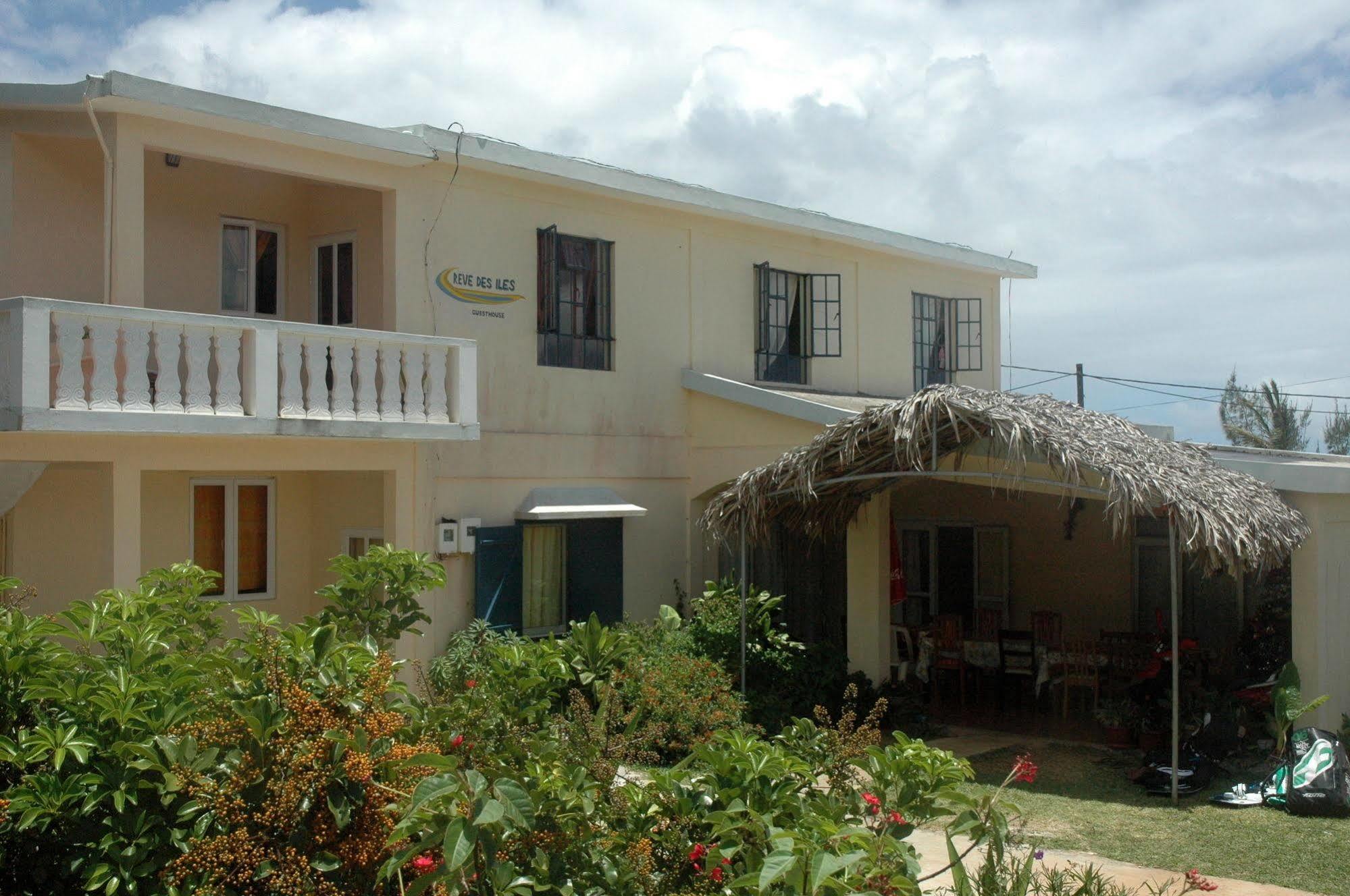 Reve Des Iles Guesthouse Gravier Bagian luar foto