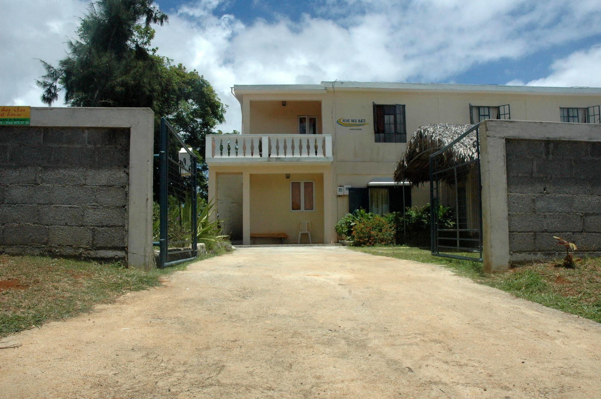 Reve Des Iles Guesthouse Gravier Bagian luar foto